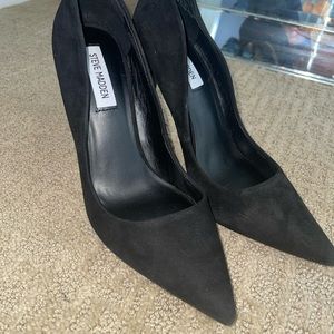 Steve Madden Black Leather Pumps